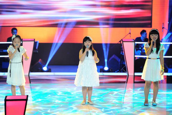 The chubby girl who competed in the Vietnamese voice contest suddenly became unrecognizable, the most popular in school - 1