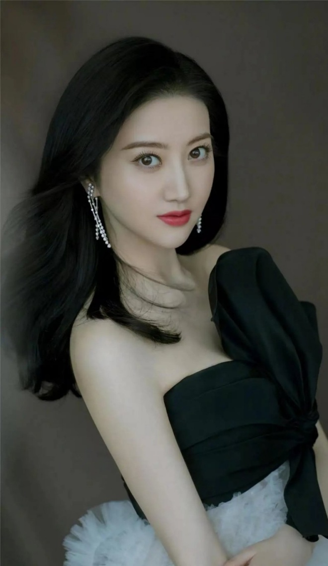Jing Tian: The first beauty of Beijing is lifted like an eggamp;#34;  now no one cares, no backs - 1
