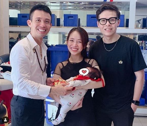 Showing off her 1 month old baby angel with white skin and high nose, Minh Plastic's daughter was told to give her a like sentence - 6