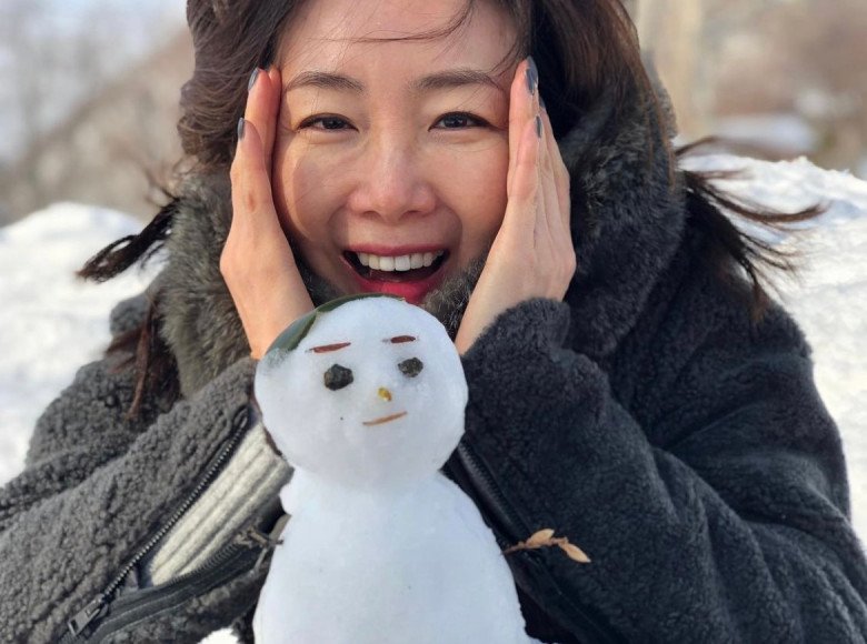 Nữ hoàng nước mắt Choi Ji Woo 47 tuổi có nếp nhăn vẫn được khen là nhan sắc vượt thời gian - 8