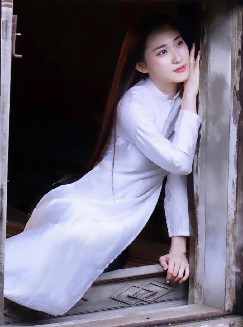 Xuất hiện bản sao Lưu Diệc Phi Việt Nam, đụng váy xuyên thấu với Lương Thuỳ Linh vẫn đẹp phát ngất - 6