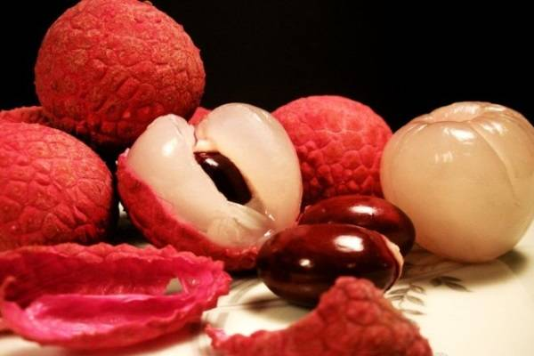 Can a nursing mother eat lychee?  - first