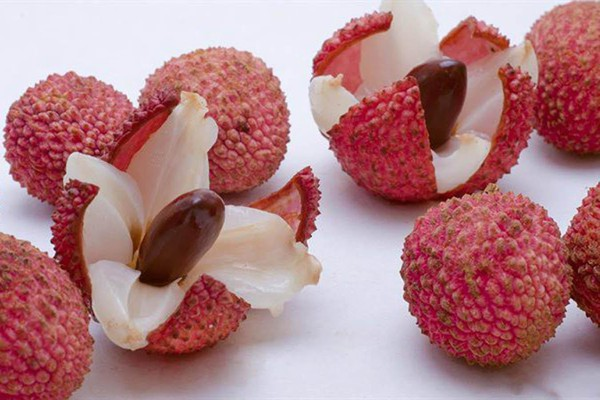 Can the mother eat lychee?  - 5