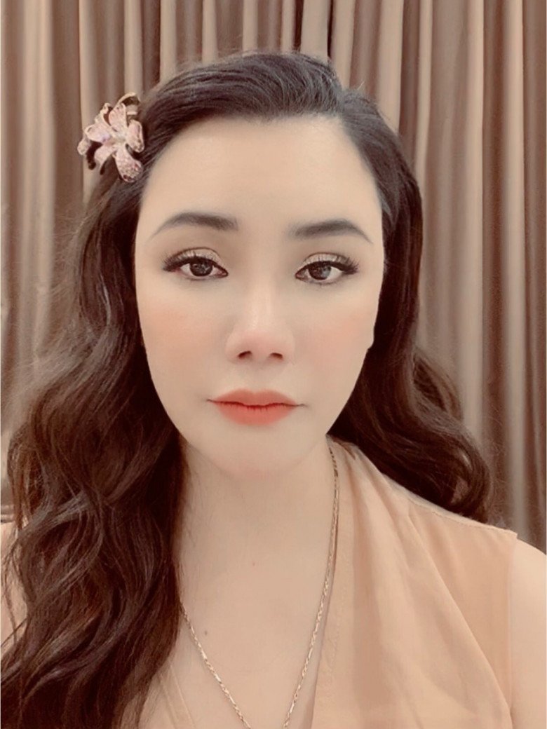 Once different because of her aesthetic, Ho Quynh Huong returned to her high-class beauty at the age of 42 - 4