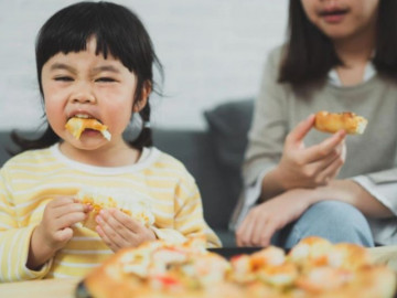 4 thói quen ăn uống xấu của người Việt khiến lá gan bị   ngược đãi 