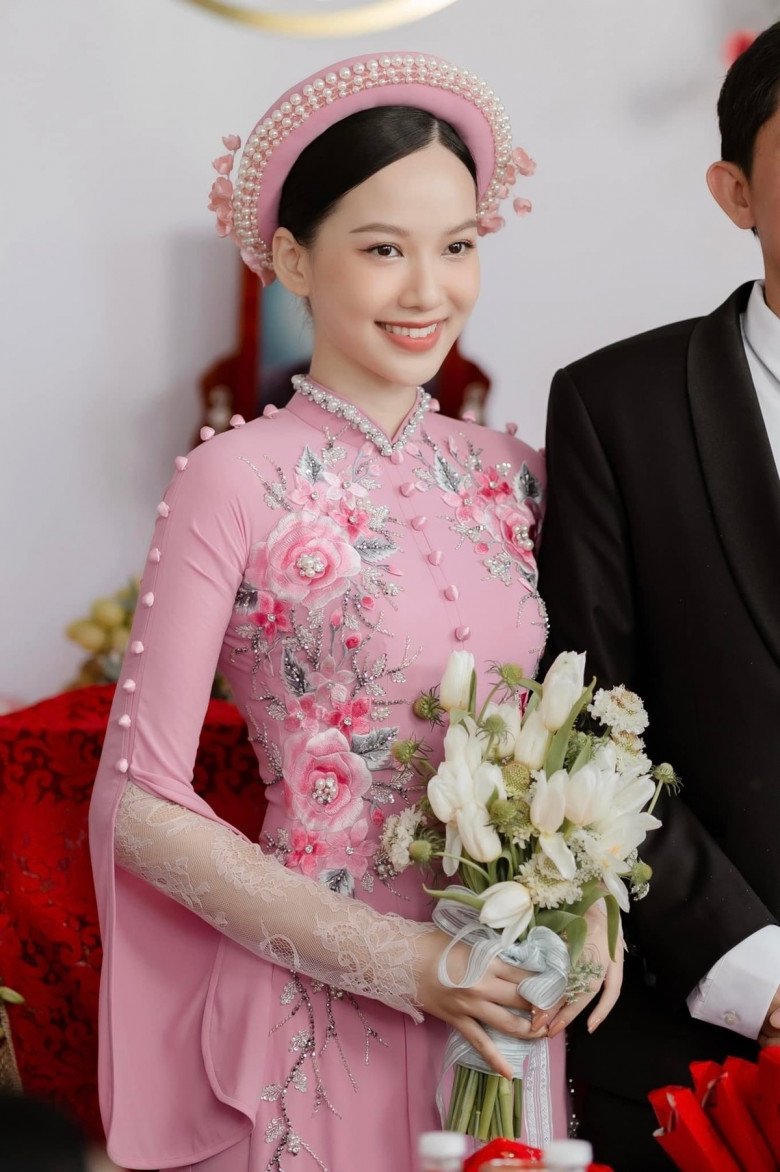 Mỹ nhân có làn da đẹp nhất Hoa hậu Việt Nam lấy chồng, nhan sắc cô dâu tuổi 22 bùng nổ - 1