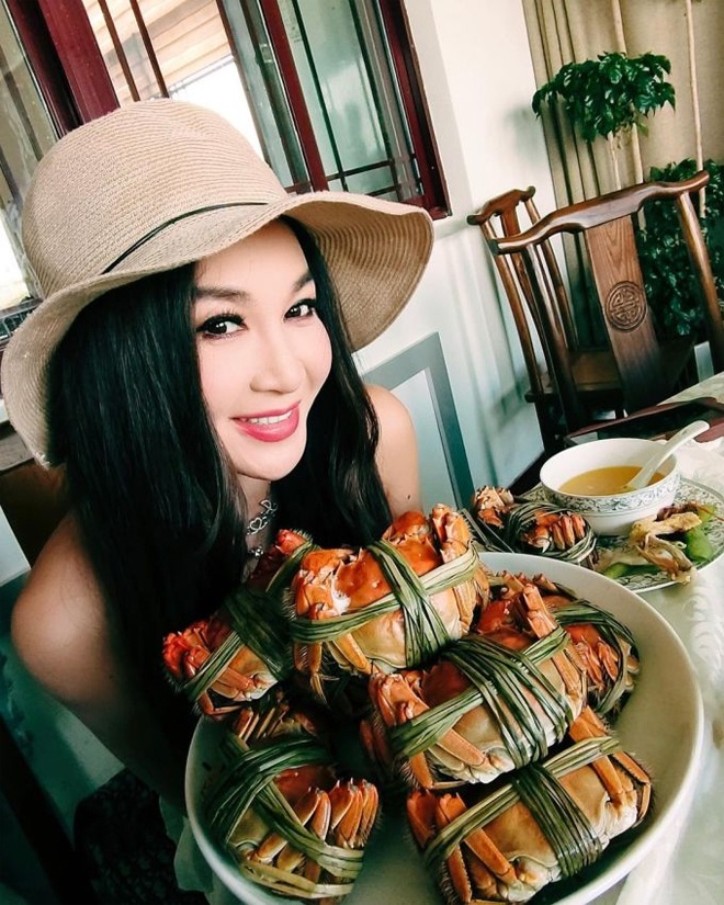 Nhiều người khen ngợi cô như bị thời gian bỏ quên.