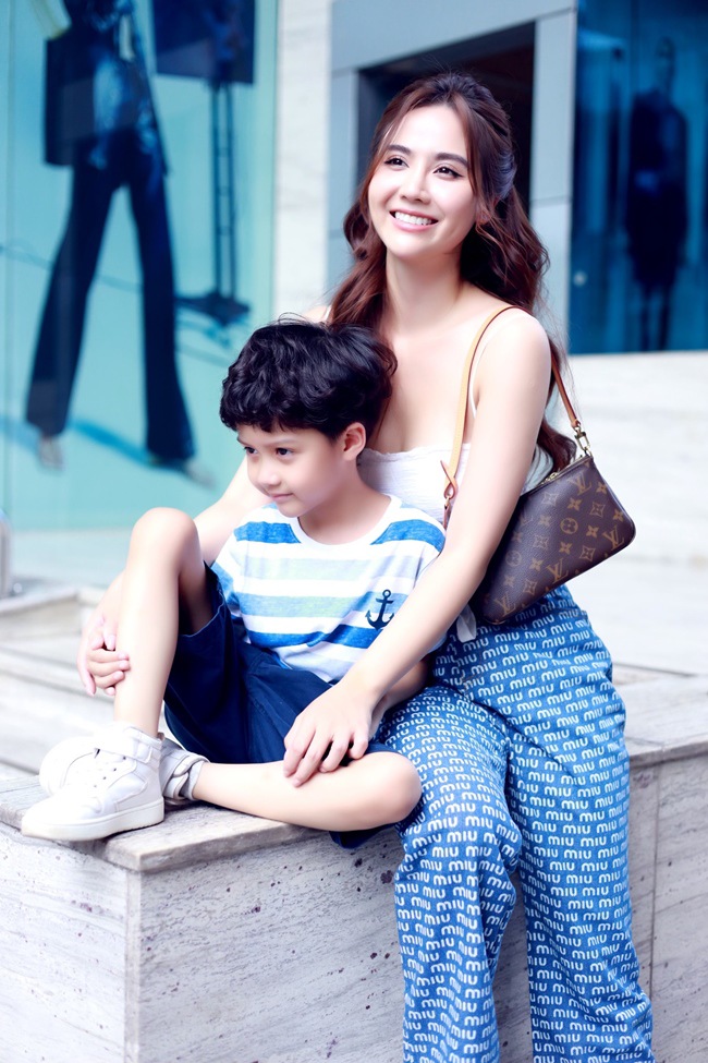 Tan chảy trước độ đẹp trai của quý tử nhà Vân Trang amp;#34;Thương Ngày Nắng Vềamp;#34;, đến mẹ cũng bị lu mờ - 7