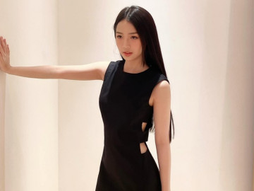 Nữ ca sĩ tuổi 22 mê diện màu đen, cách phối cao tay chẳng sợ già trước tuổi