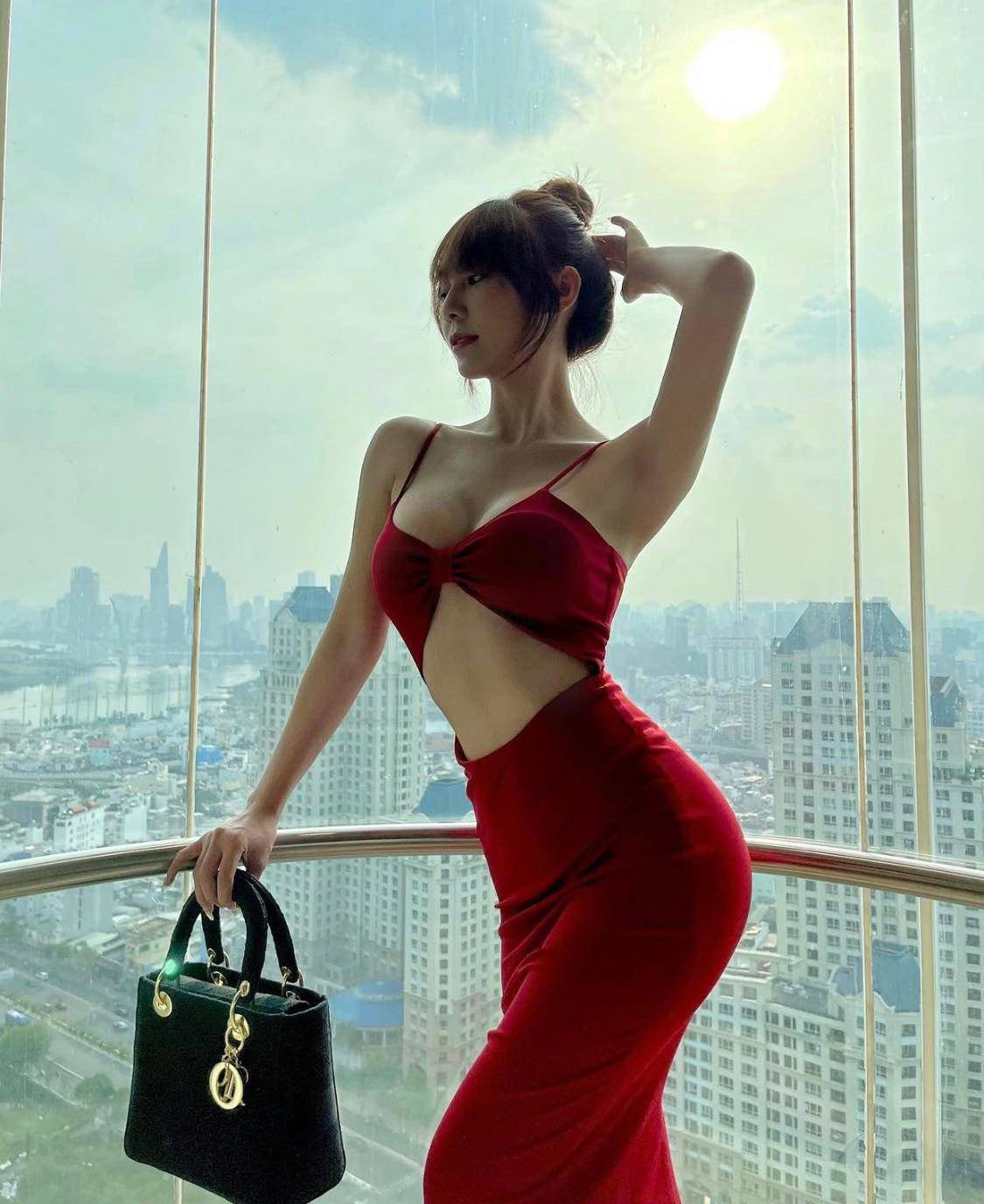 The sexy dress of the beautiful director of Quang Tri countryside is about to appear on TV to recruit a lover - 7