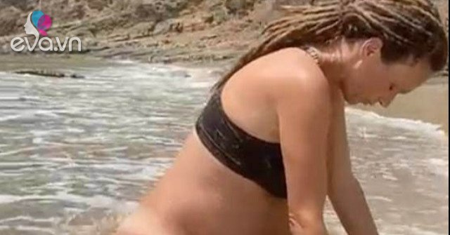 Amazed with the clip of a woman giving birth naturally at sea