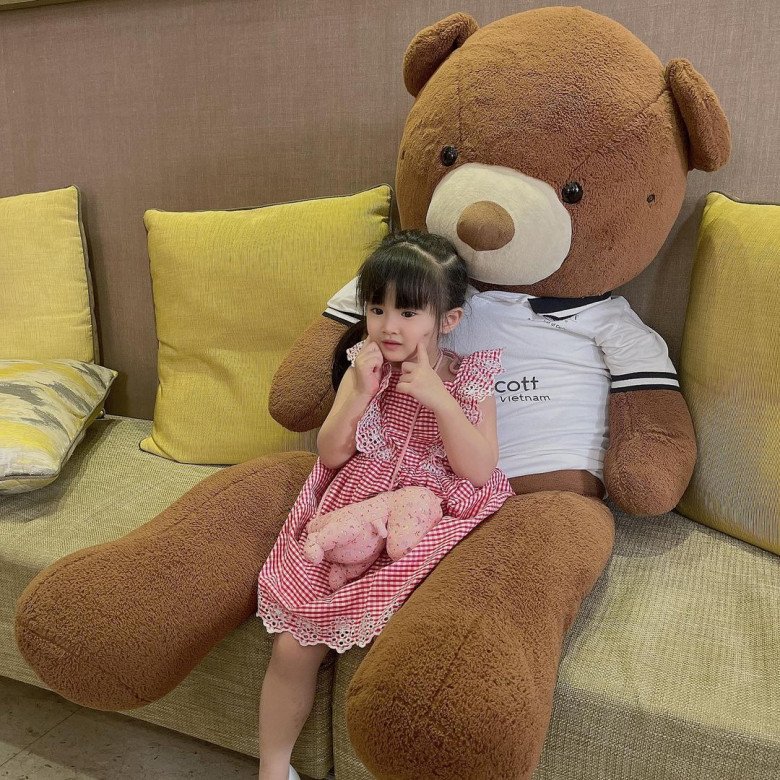 Con gái Diệp Lâm Anh diện croptop đáng yêu, tương lai khoản thời trang không thua kém mẹ - 10