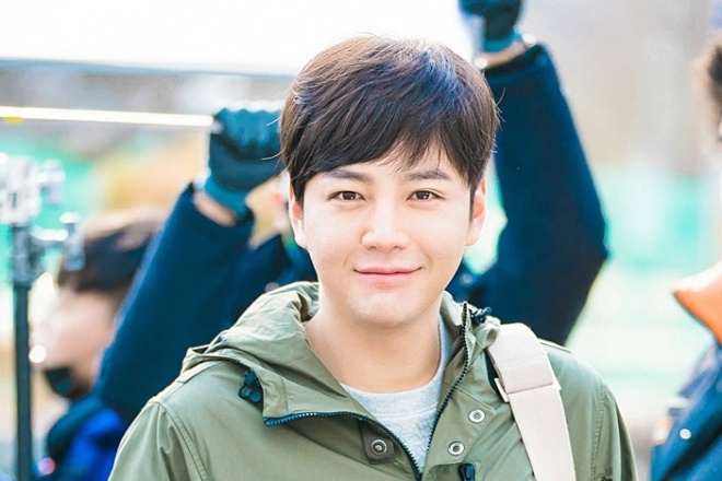 Jang Geun Suk đã nhập ngũ để tránh những điều tiếng không hay.