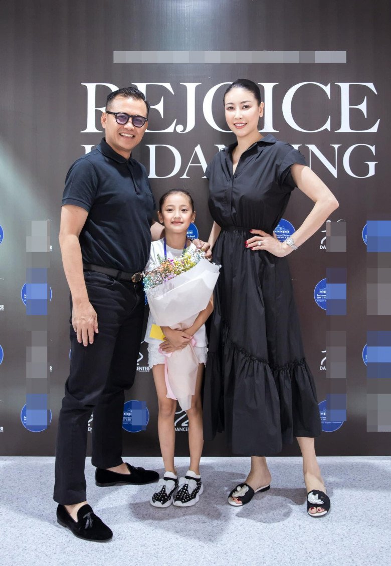Playing aristocratic sports, the 7-year-old daughter of Miss Ha Kieu Anh has an impressive height and charisma like a child model - 1