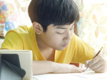 Nam sinh cao như siêu mẫu sau dậy thì nhưng giọng vẫn còn trẻ con, mẹ sửng sốt khi biết nguyên nhân