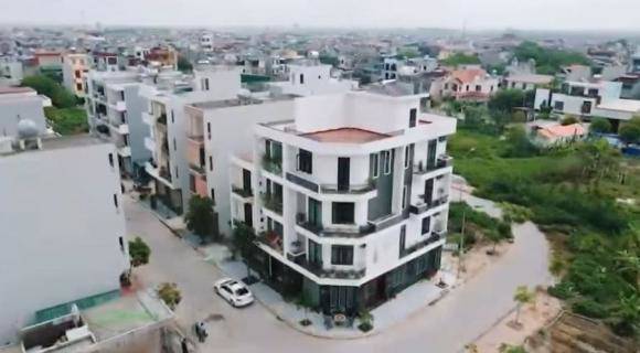 The midfielder with the most skillful left foot in Vietnam showed off the villa in his hometown for the first time, people were overwhelmed by wealth - 4