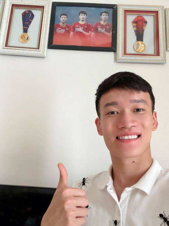 The midfielder with the most skillful left foot in Vietnam showed off his villa in his hometown for the first time, people were overwhelmed by wealth - 12