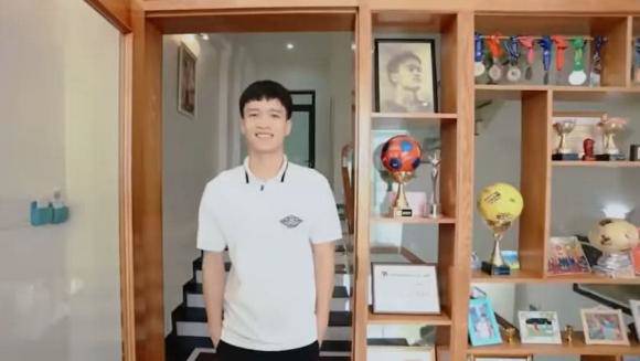 The midfielder with the smartest left foot in Vietnam showed off his villa in his hometown for the first time, people were overwhelmed by wealth - 10