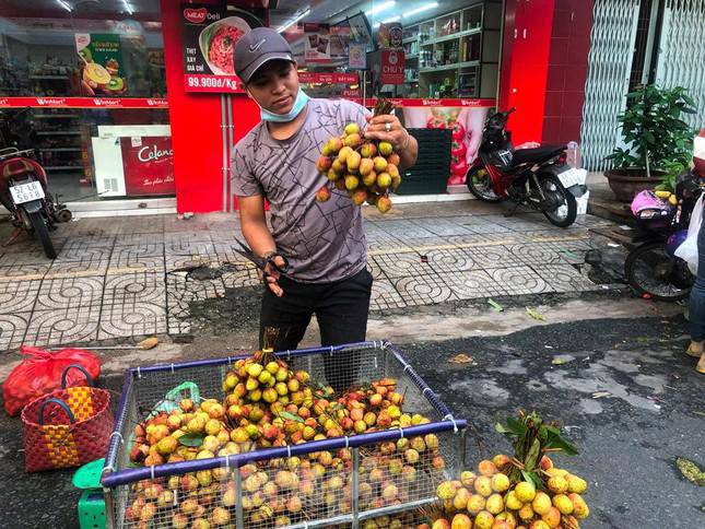 Summer fruits: Durian price drops, early season litchi is surprisingly cheap - 2