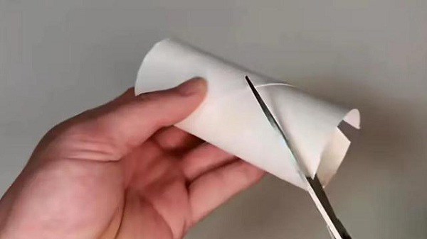 Toilet paper cores do not rush to throw away, cut a little and the whole family rush to use - 1