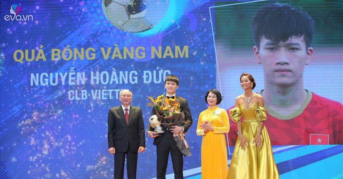 The midfielder with the most skillful left foot in Vietnam showed off his villa in his hometown for the first time, people were overwhelmed by wealth.
