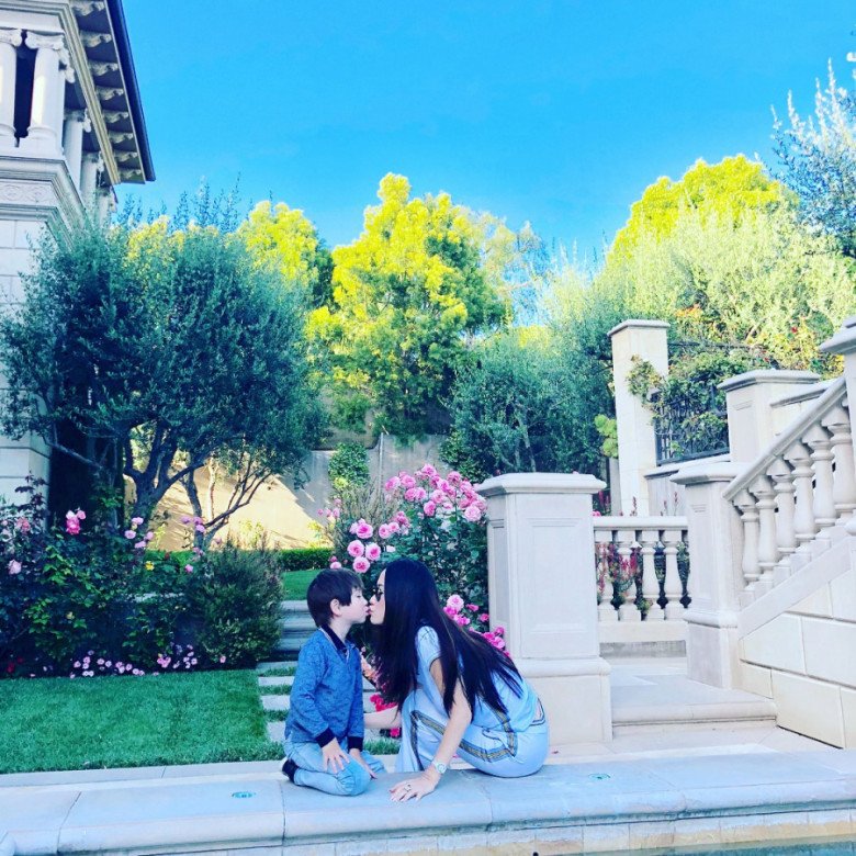 Vietnamese-born female billionaire lives in the US 800 billion palace, cooks rice to take care of her children, gets up from 4:30 a.m. - 2:00 p.m