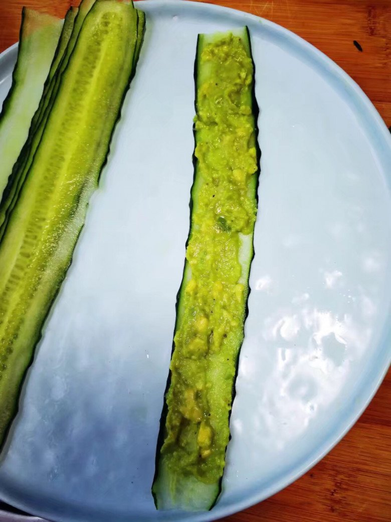 It's hot, bring cucumber rolls with this fruit to get a fresh dish, look at the whole tray of rice - 7