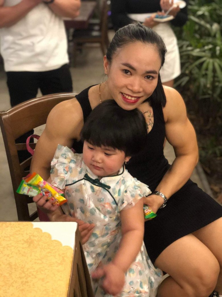 The female athlete who won the SEA Games gold medal became a mother: Taking off her doctor's shirt and rubbing her muscles, afraid of hurting her baby while breastfeeding - 12