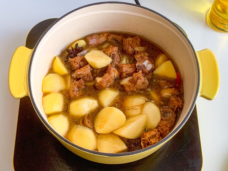 Braised ribs are not delicious, adding this fruit and vegetable dish is twice as attractive - 8