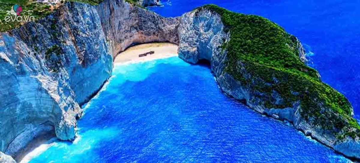 The most beautiful shipwreck beach in Greece, the pristine scenery is heart-stopping