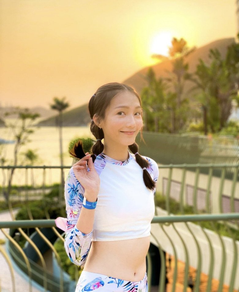 Beauty named amp;#34;Chau Tan of Hong Kongamp;#34;  sweet and beautiful, white skin with a figure that thousands of people love - 8