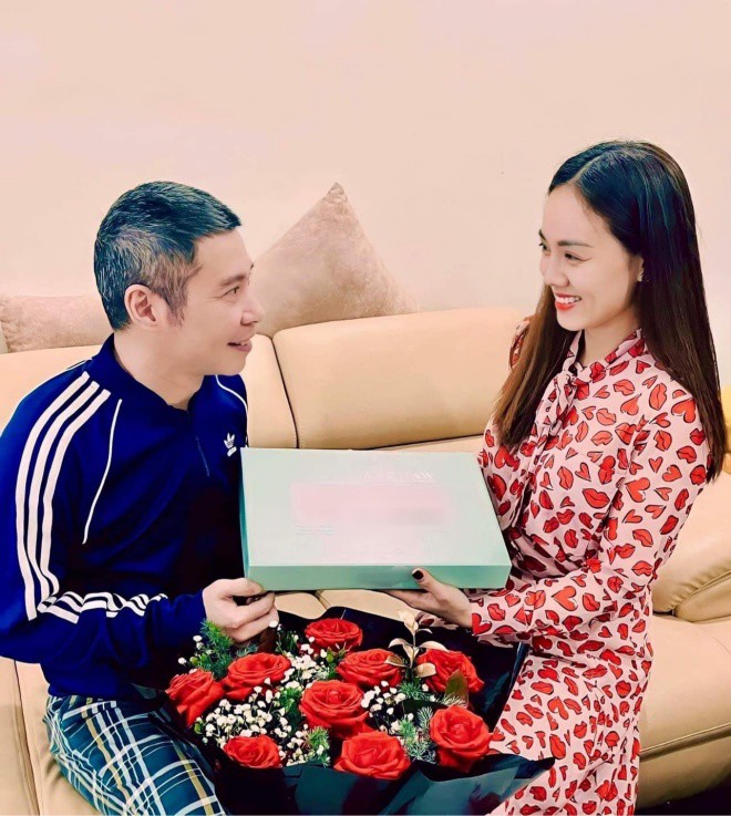 The comedian married a wife many years younger: Cong Ly rented, Quach Ngoc Tuyen borrowed money from Hoai Linh to buy - 1