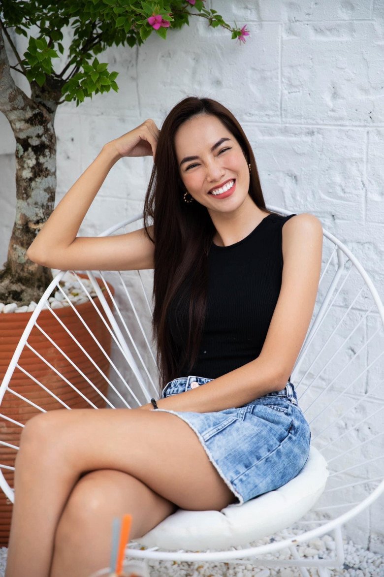 The female architect with expensive legs reached the top of the hottest beauties of Miss Universe Vietnam - 7