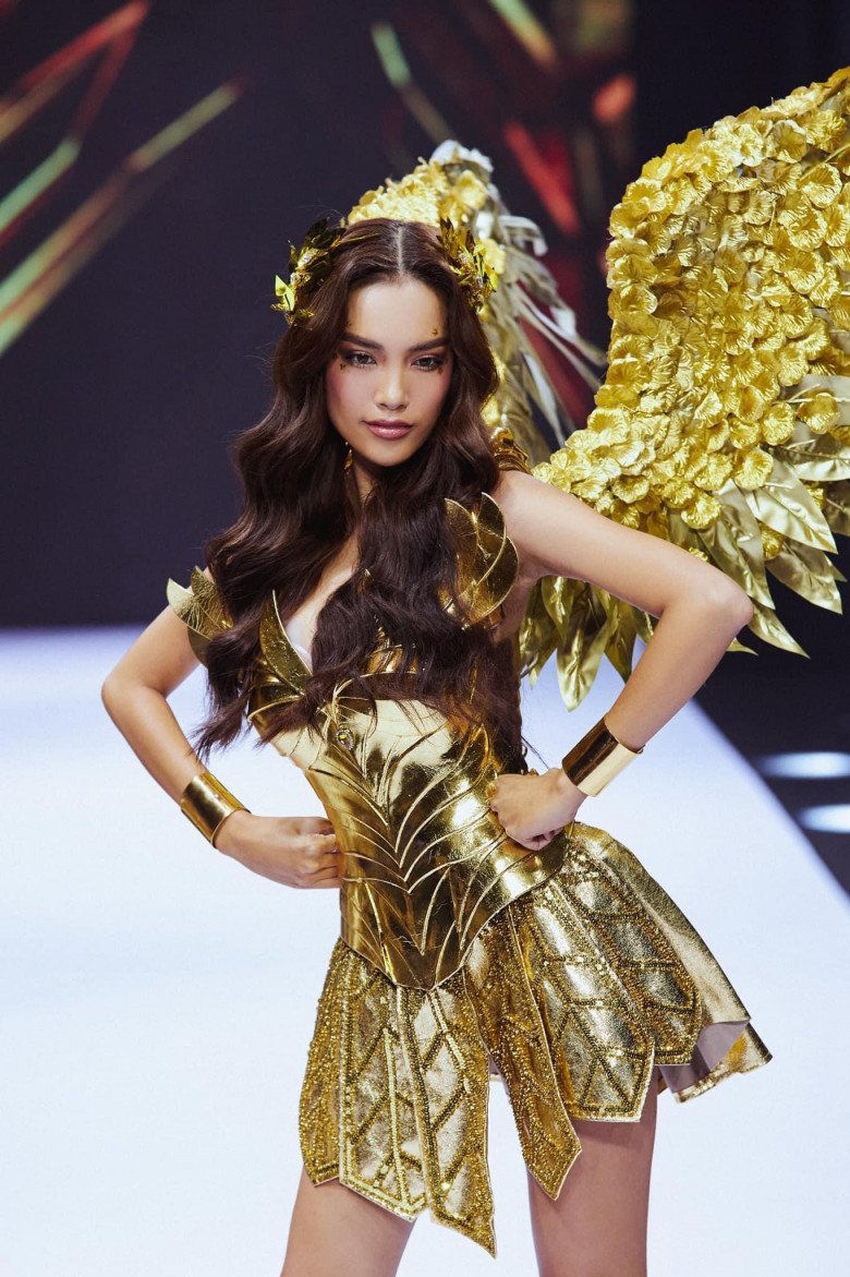 The female architect with expensive legs reached the top of the hottest beauties of Miss Universe Vietnam - 5