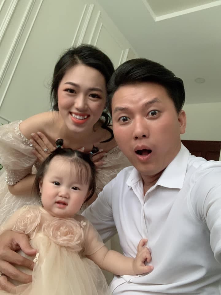 After the love amp;#34;uncle - grandchildamp;#34;  With a high school girl, Quach Ngoc Tuyen now has a beautiful and plump daughter, like her father - 12