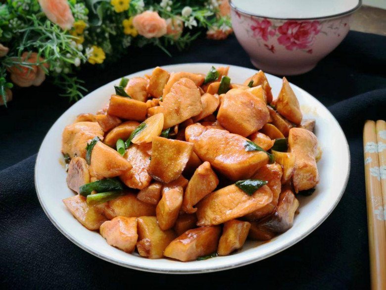 Stir-fried chicken with this super nutritious vegetable is both delicious and nutritious - 11