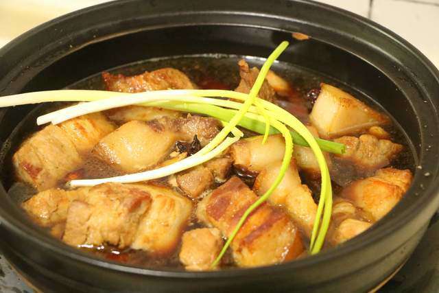 Braised meat is not delicious, add this dry vegetable to double the attractiveness, the whole family eats it clean - 4