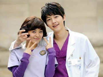 Ngôi sao 24/7: Song Joong Ki bất ngờ đến đám cưới mỹ nhân này dù không được mời dự