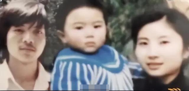 Chồng tự tử vì không tìm được con thất lạc, 20 năm sau vợ choáng váng khi biết danh tính con trai - 1