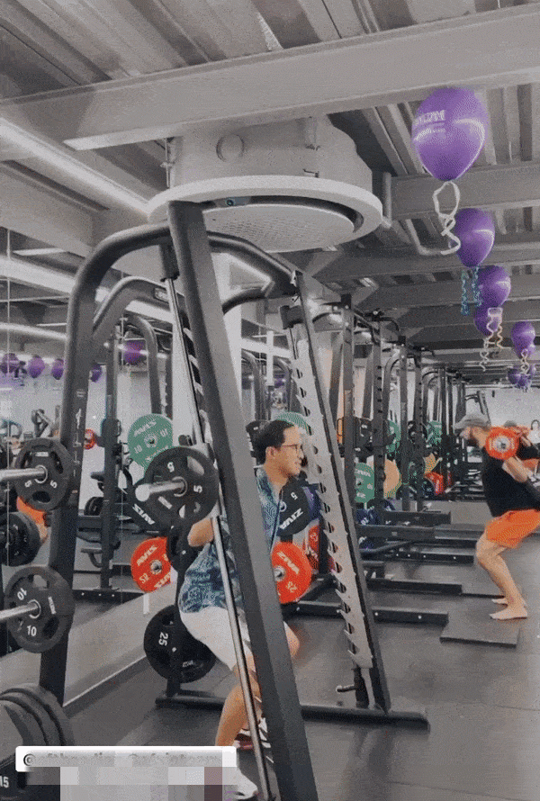 Hà Tăng khoe chồng tập gym nặng đô, bảo sao mẹ bỉm cũng có động lực giảm cân vùn vụt - 1