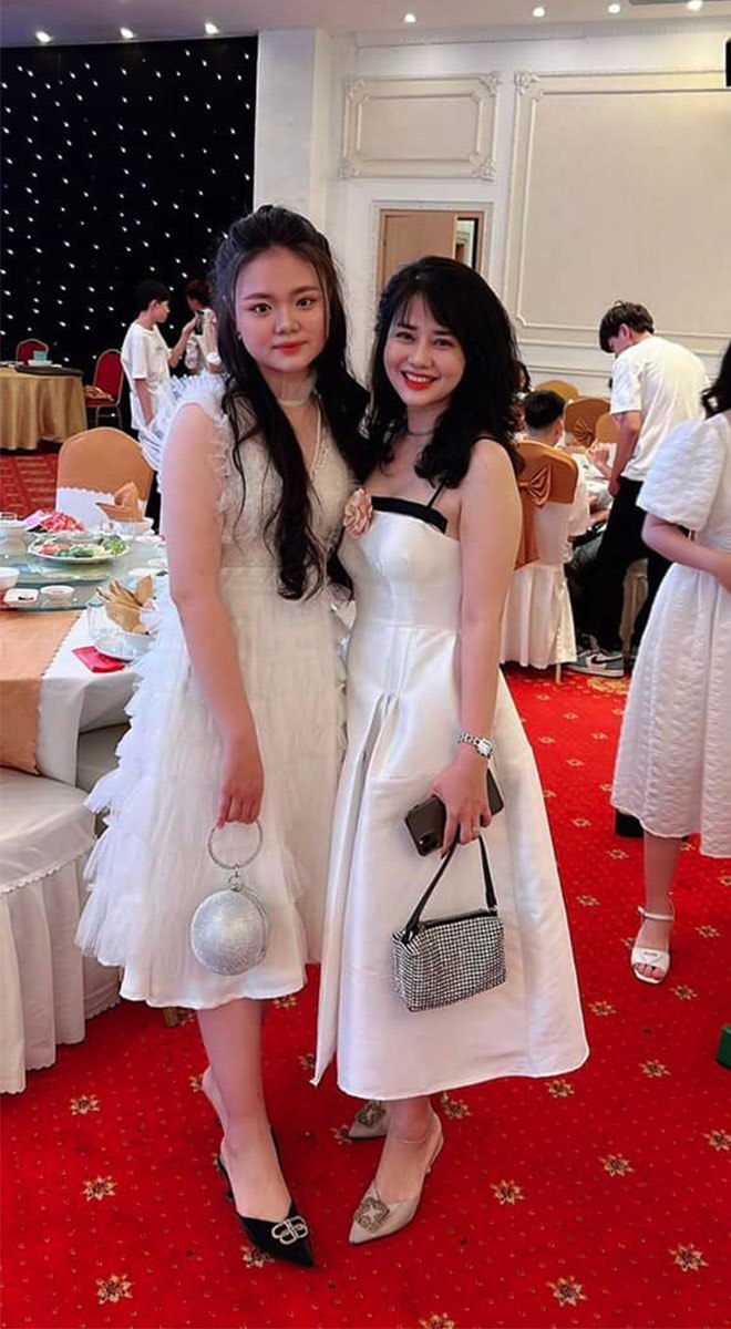 Mẹ Quảng Ninh chụp kỷ yếu cùng con gái: U40 bị phụ huynh khác nhận nhầm là học sinh cấp 2 - 6