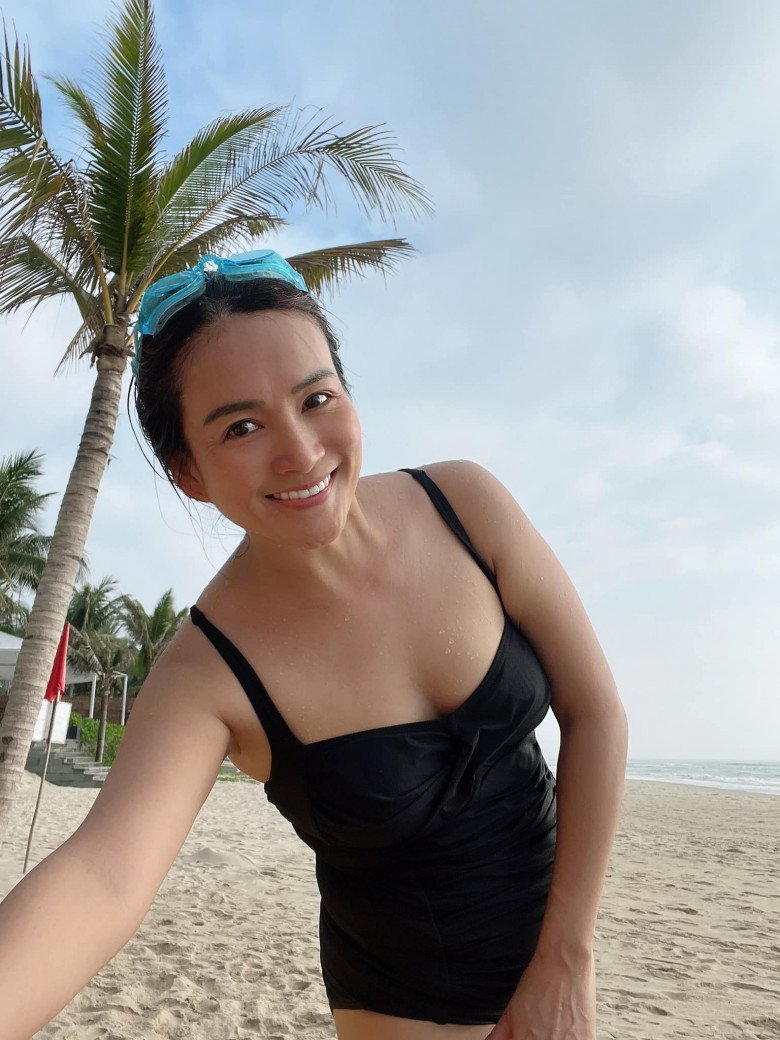 Hội các chị đẹp U50 đi biển thả dáng: Vợ Bình Minh, Hoa hậu Giáng My ghi điểm - 9