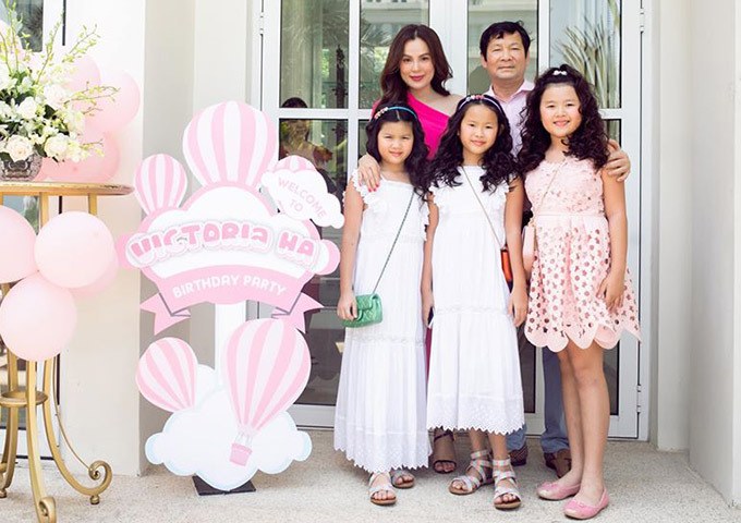 Con gái Hoa hậu Việt 5 tuổi ngồi bên nguyên Chủ tịch nước: 12 tuổi có nhà 200 tỷ, gia thế không vừa - 2