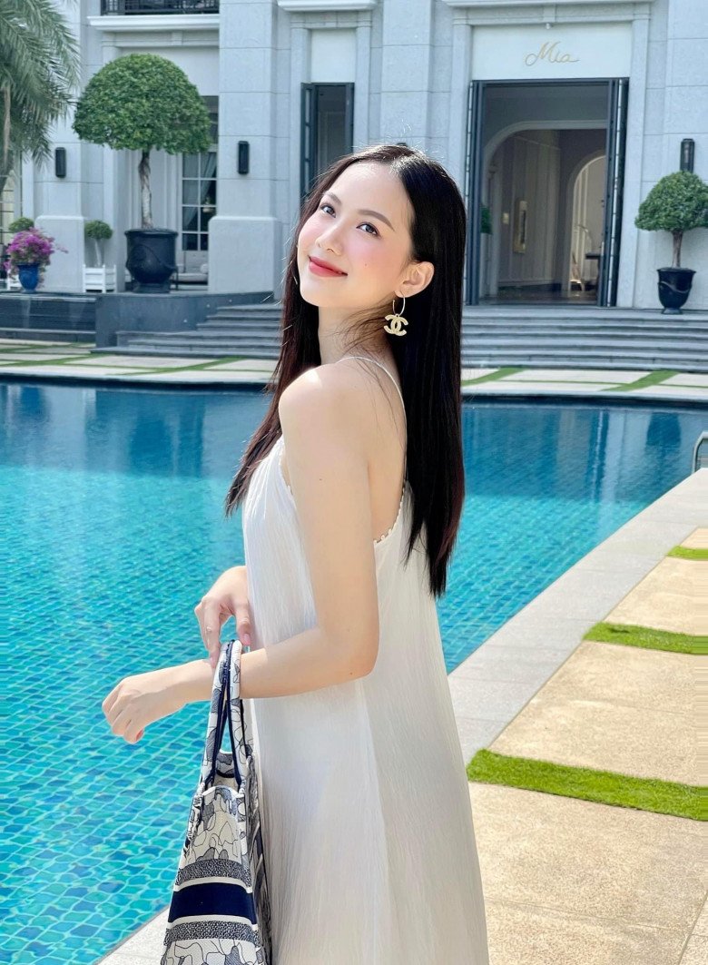 Mỹ nhân có làn da đẹp nhất Hoa hậu Việt Nam khoe body với đồ bơi - 12