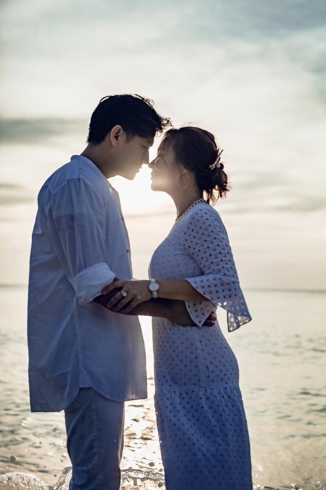 Lên chức ở tuổi 38, Quý Bình không kìm được sự xúc động khi nói về con đầu lòng. Anh cho biết lúc hay tin vợ mang thai đã xây xẩm mặt mày, quay vòng vòng, không biết mình làm gì.
