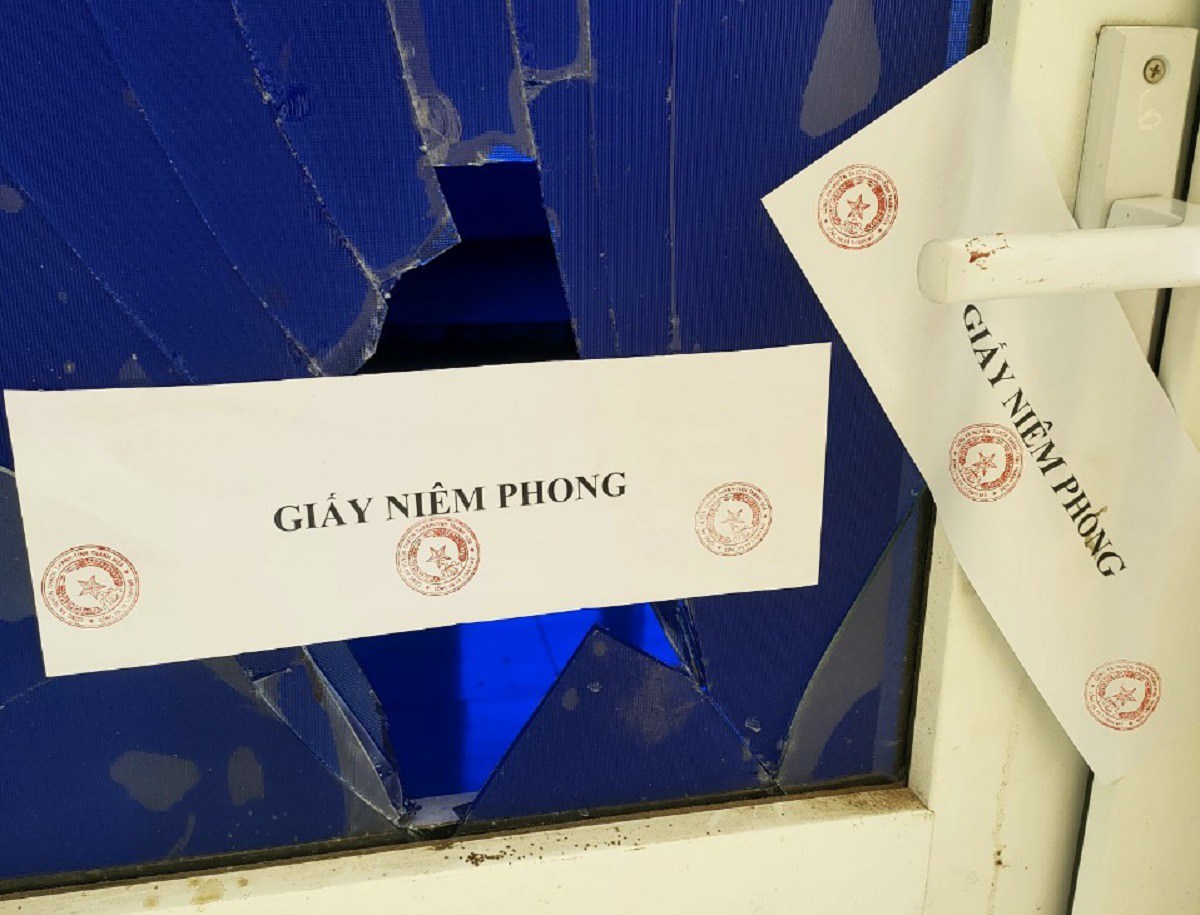 Xử lý nghiêm vụ chủ tịch xã không mảnh vải che thân; # 34; với các nữ quan chức tại văn phòng - 2