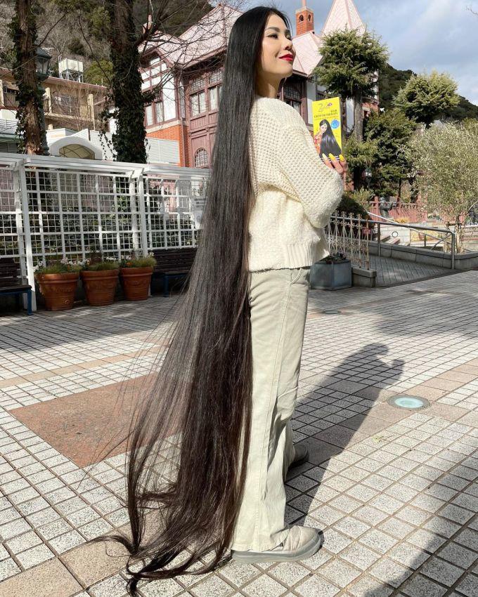 Cao 1m6 nhưng cô gái có mái tóc dài 2m1 làm chấn động mạng xã hội - 7