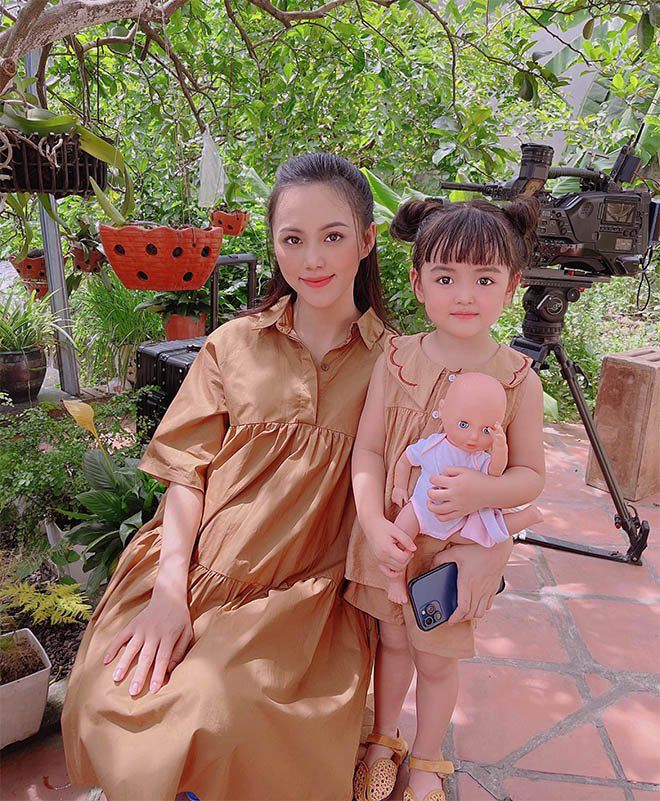 Hậu trường mẫu nhí đắt show nhất Hà thành: 2 tuổi vào nghề, mẹ bỏ việc để đồng hành cùng con - 11