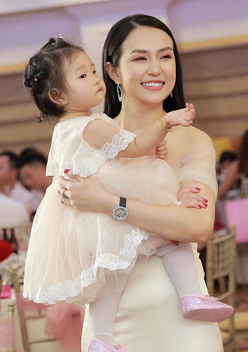 Lý Hải Minh Hà làm sinh nhật cho con gái giản dị hiếm có trong showbiz, nhìn kĩ mới thấy cầu kì và tinh tế - 19