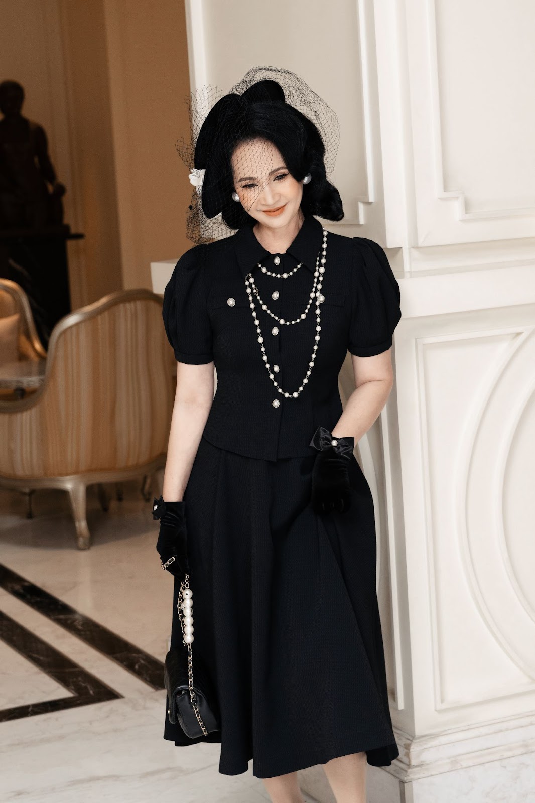 NSND Lan Hương chinh phục giới mộ điệu thời trang với phong cách Classic Fashion - 2